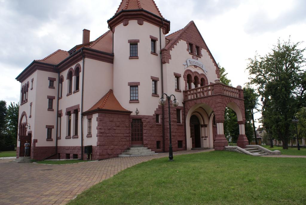 Villa Bergera Dzierżoniów エクステリア 写真