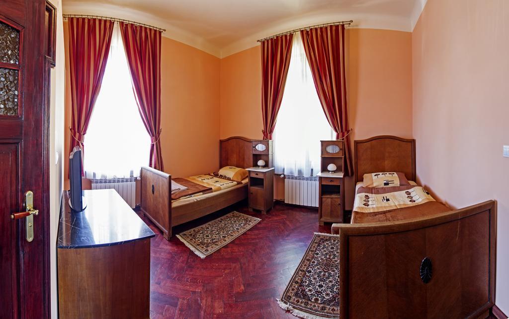 Villa Bergera Dzierżoniów 部屋 写真